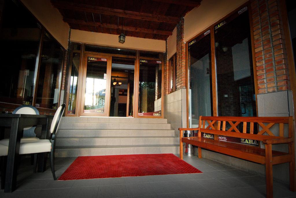 Hotel Zara Roman Ngoại thất bức ảnh