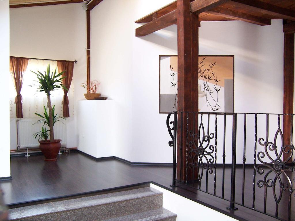 Hotel Zara Roman Ngoại thất bức ảnh