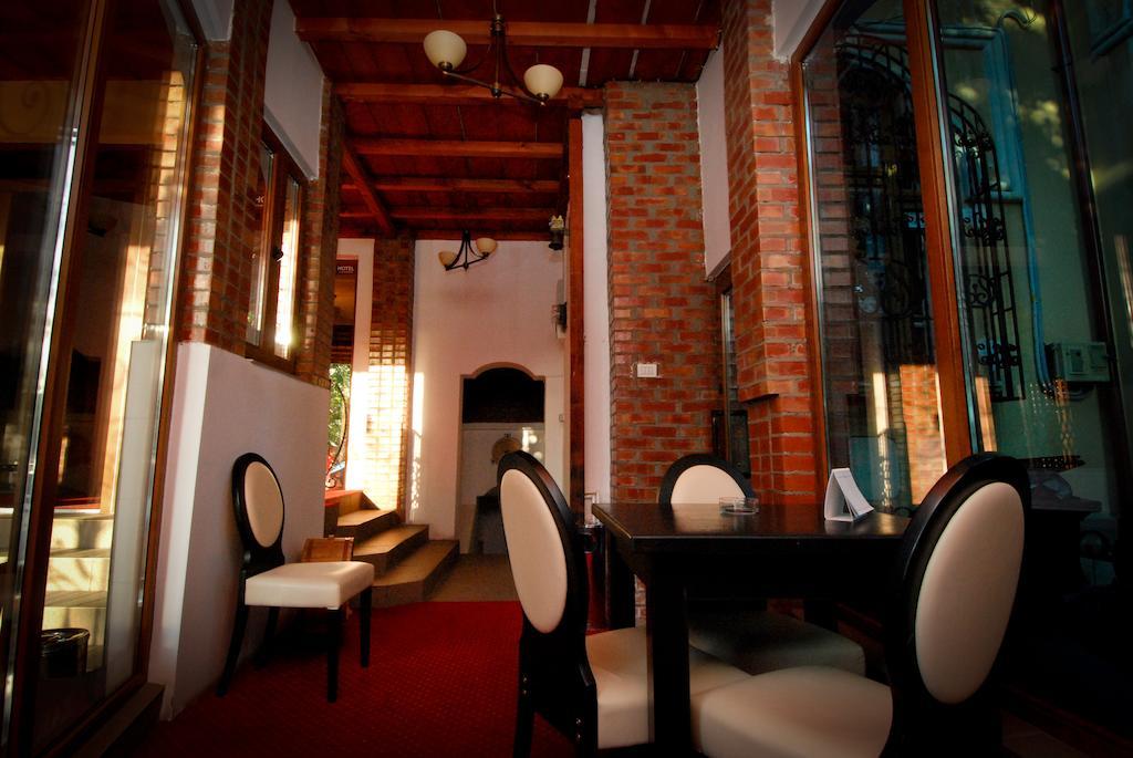Hotel Zara Roman Ngoại thất bức ảnh
