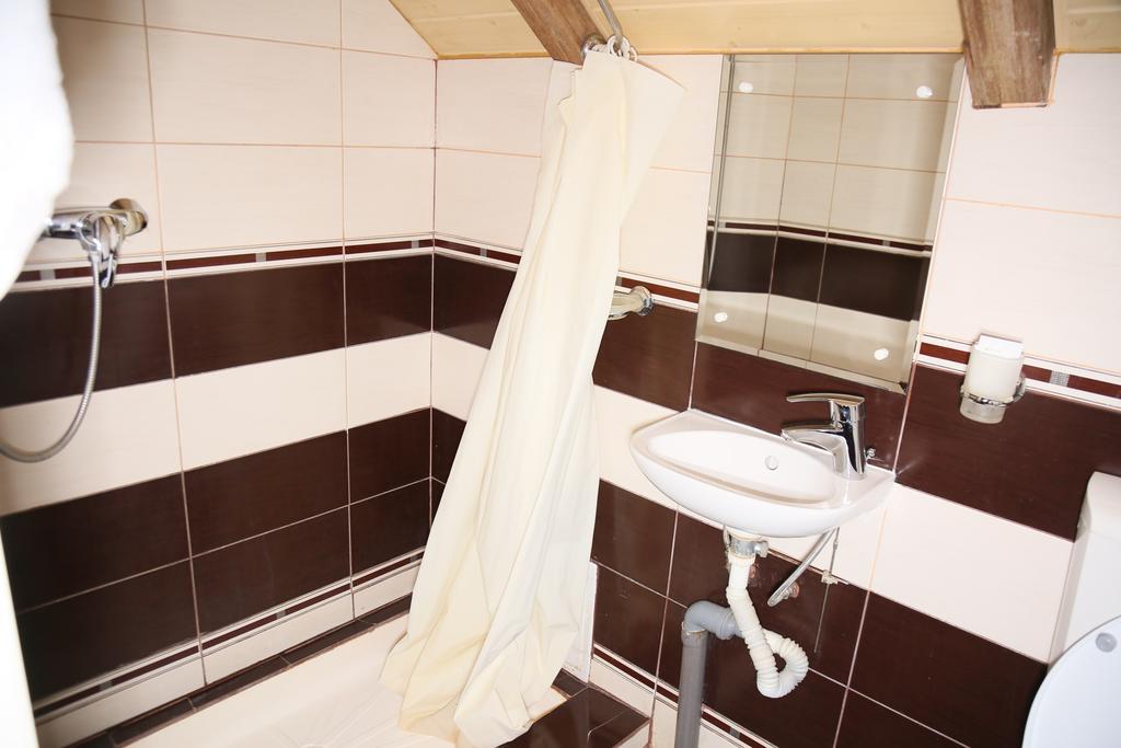 Hotel Zara Roman Ngoại thất bức ảnh