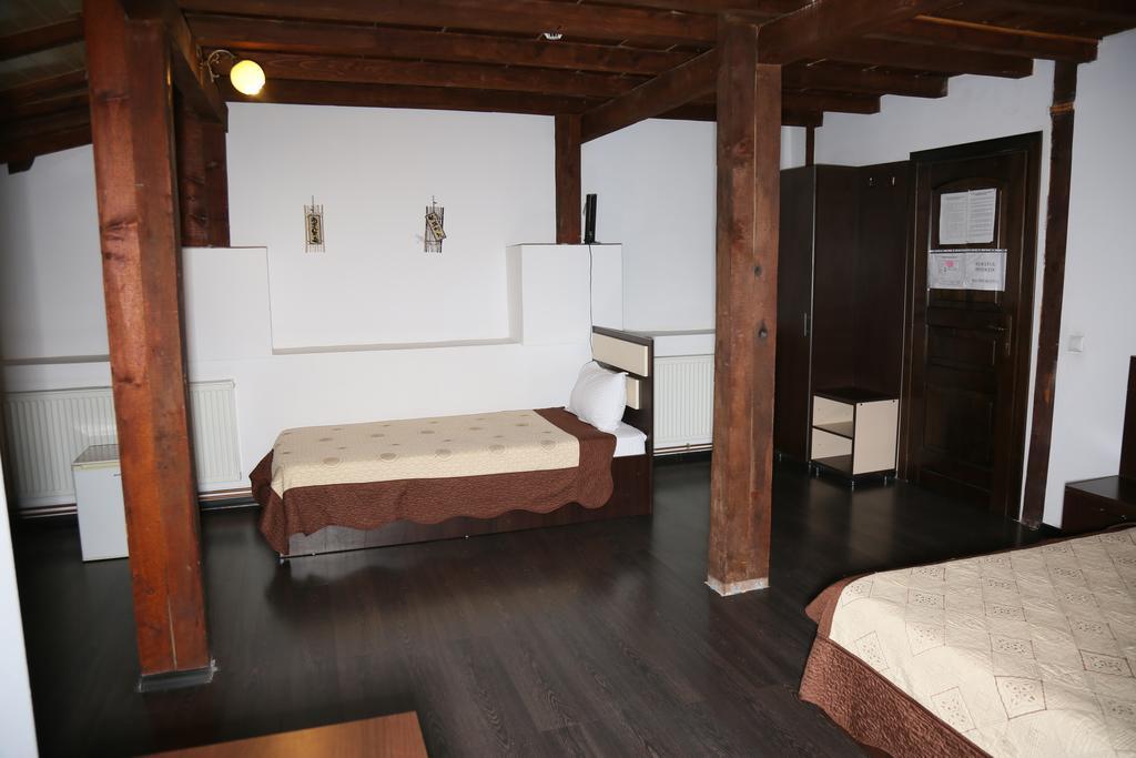 Hotel Zara Roman Ngoại thất bức ảnh