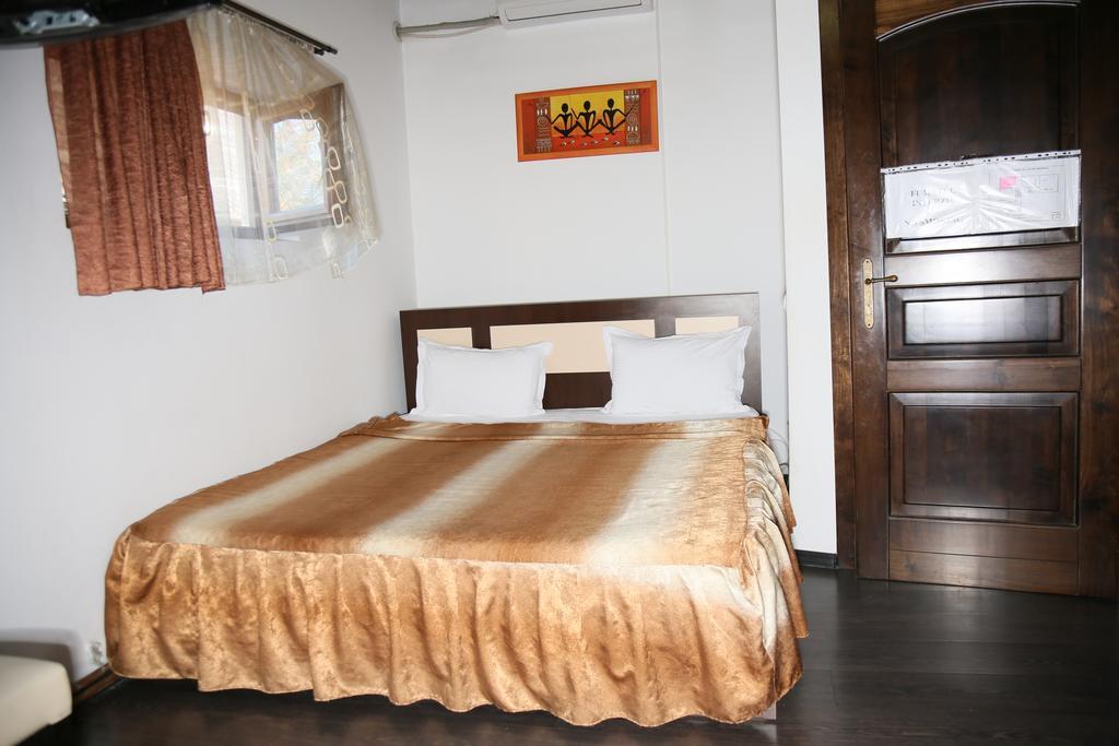 Hotel Zara Roman Ngoại thất bức ảnh