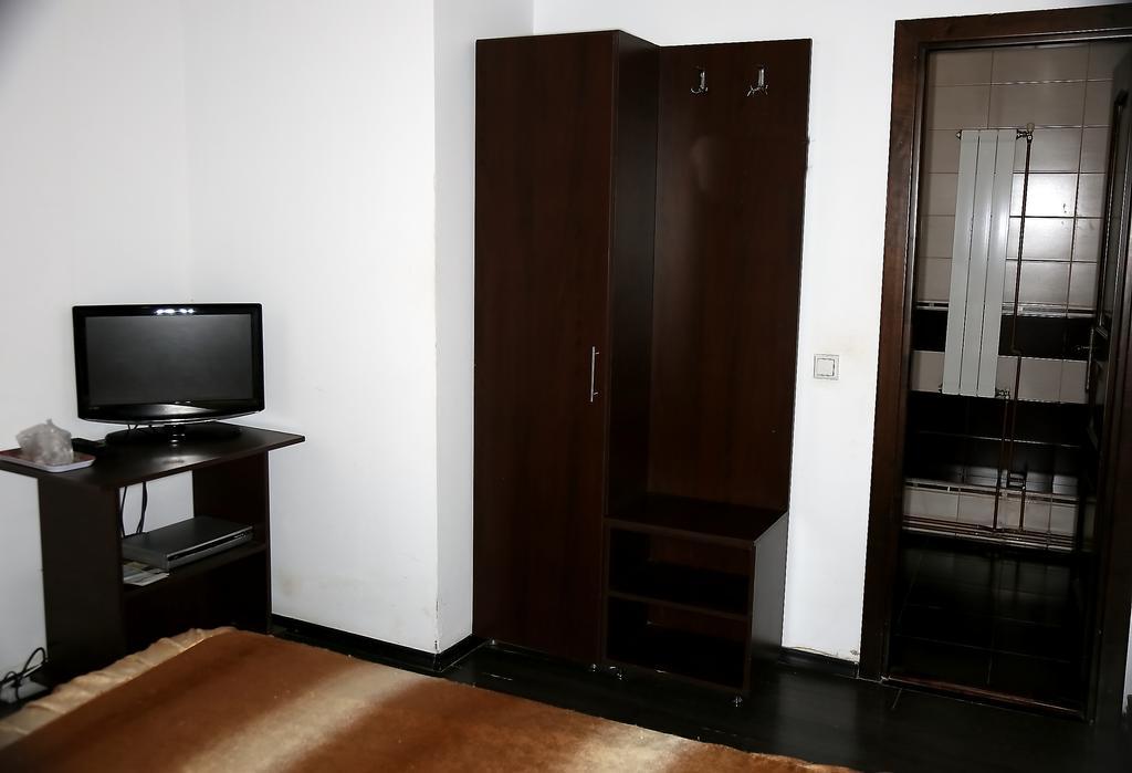 Hotel Zara Roman Ngoại thất bức ảnh