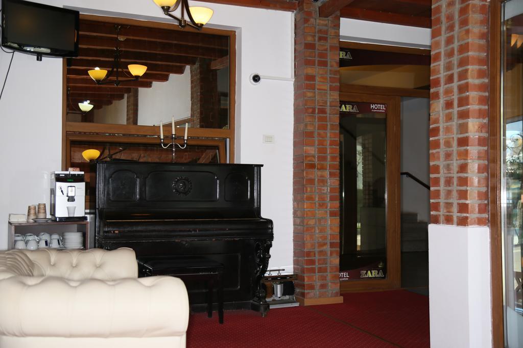 Hotel Zara Roman Ngoại thất bức ảnh